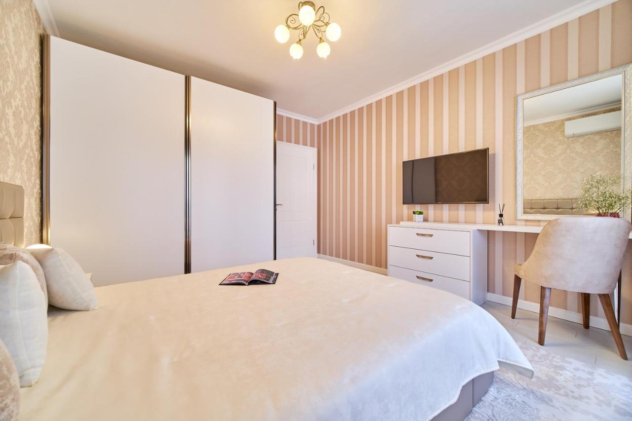 Premium Center Apartment In Grand Karavel Varna Buitenkant foto